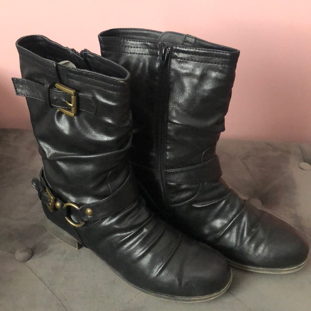Combat boots
